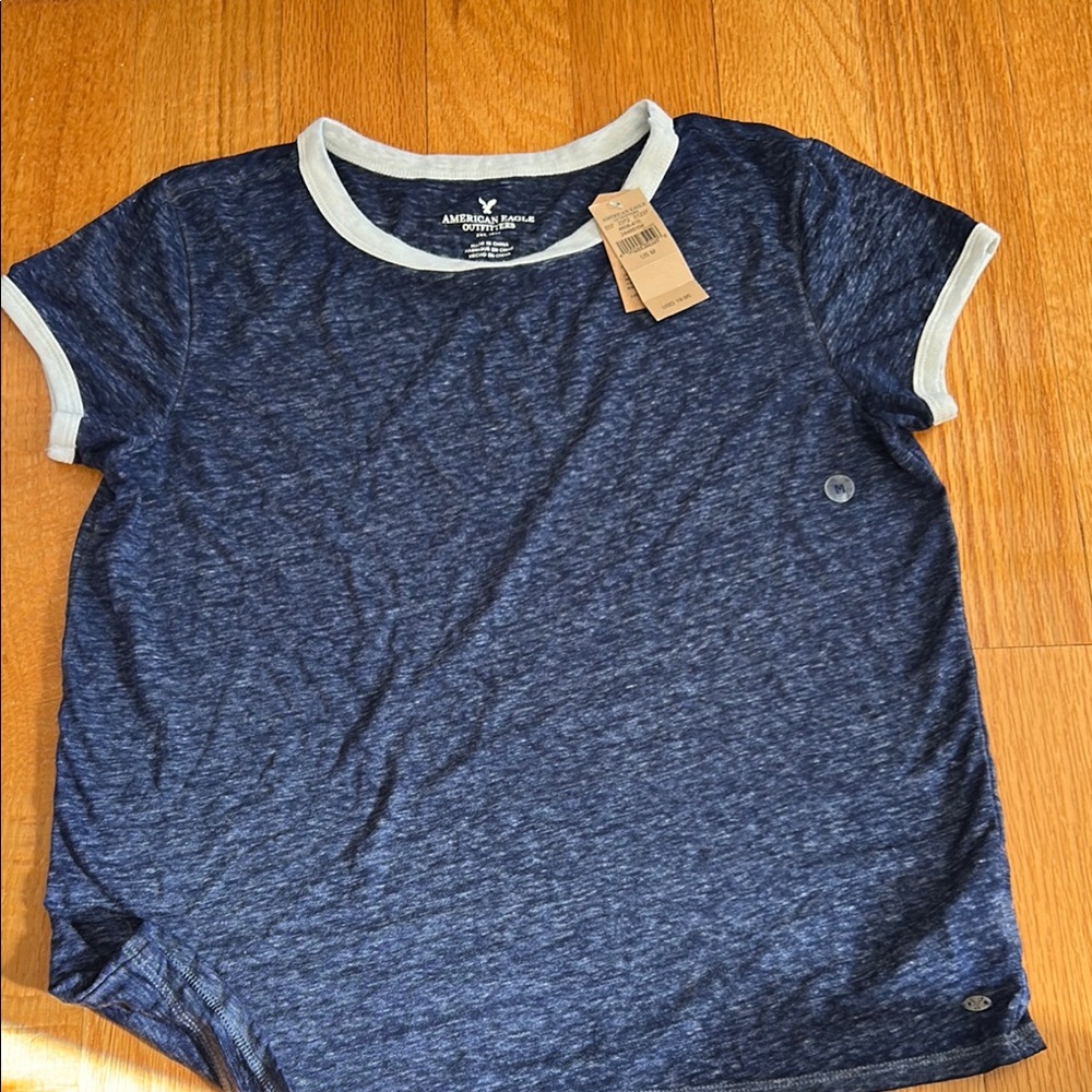 American Eagle Outfitters is Women’s short sleeve size M